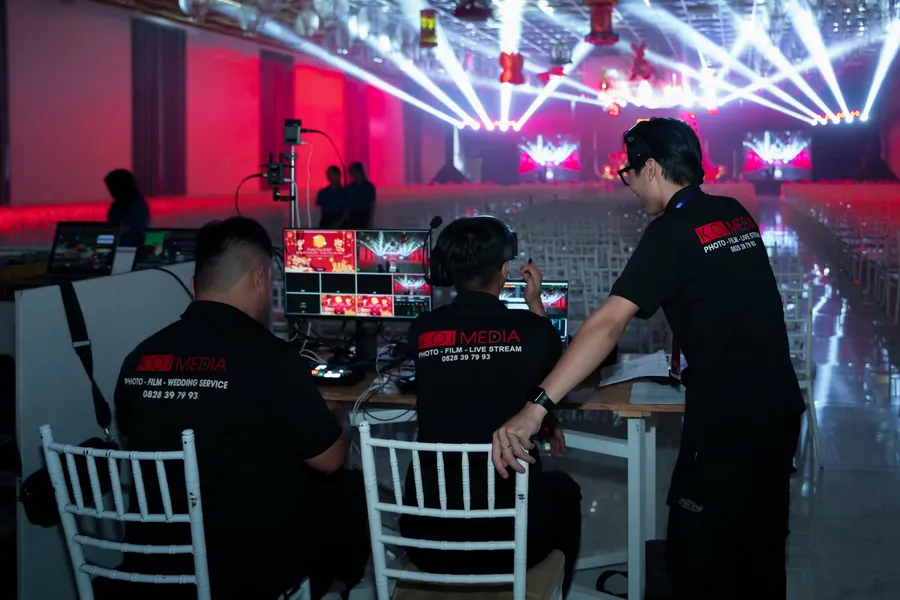 Ekip điều phối livestream trong hội trường